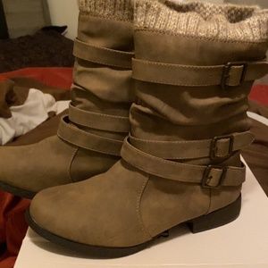 Nafise sweater cuff boot